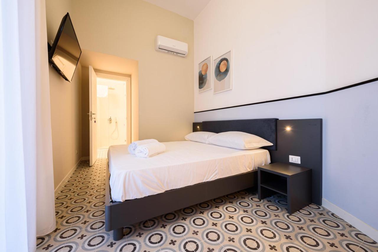 נאפולי Maria Theresa Rooms & Garden מראה חיצוני תמונה