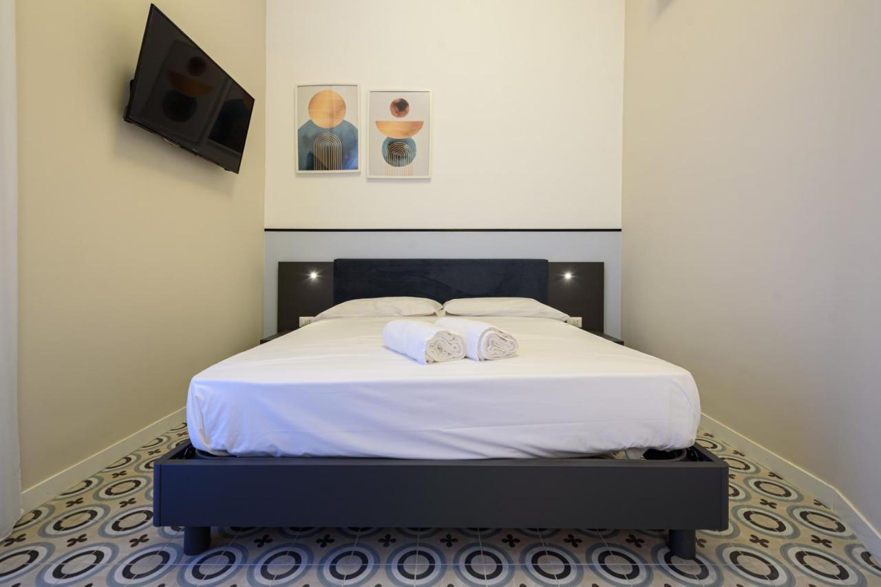 נאפולי Maria Theresa Rooms & Garden מראה חיצוני תמונה